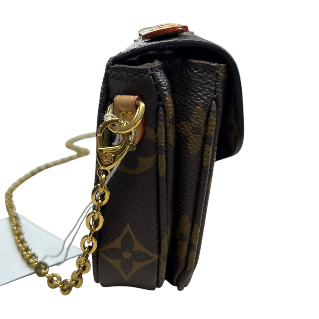 LOUIS VUITTON Monogram Pochette Metis Crossbody Bag Brown Gold Hardware LO2345