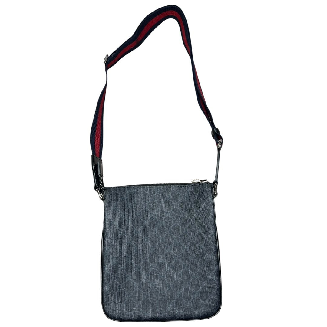 GUCCI GG Supreme Canvas GG Supreme Messenger Bag Shoulder Bag Grey/Black with Red and Blue Strap Silver Hardware Gu634
