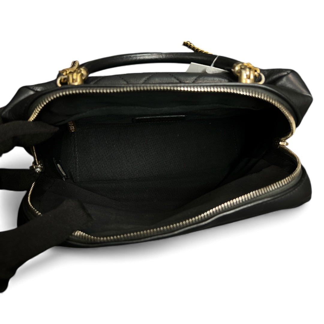 CHANEL Matelassé Black Shoulder Bag CH1976