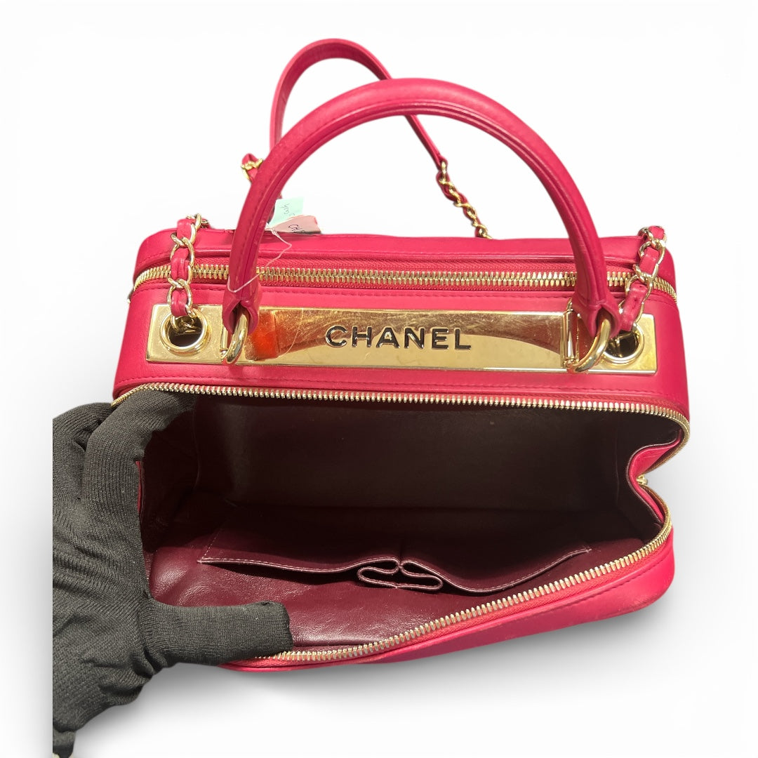 CHANEL Quilted Pink Shoulder Bag CH1907