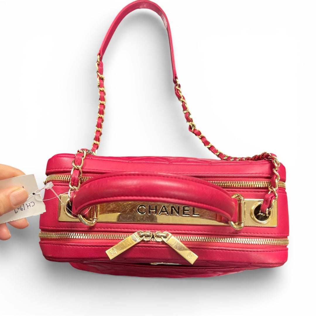 CHANEL Quilted Pink Shoulder Bag CH1907