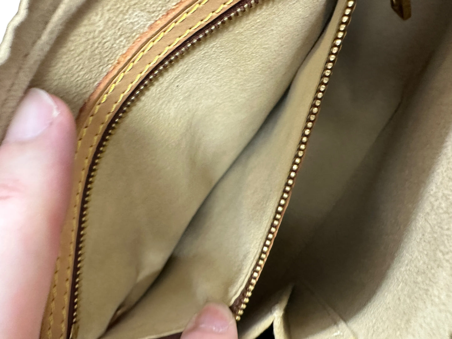 LOUIS VUITTON Monogram Looping MM Shoulder Bag Brown Gold Hardware LO2223
