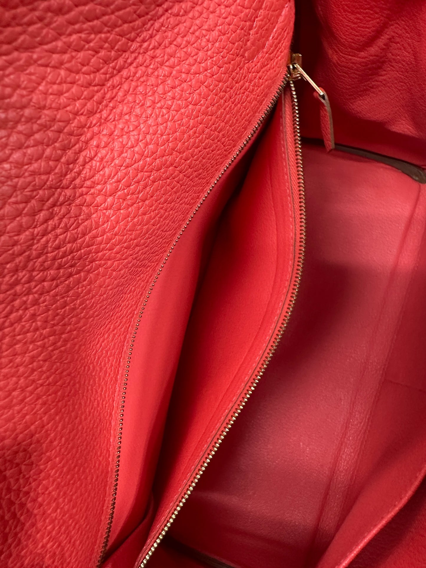 HERMES Togo Leather Kelly Handbag Red Gold Hardware HE427