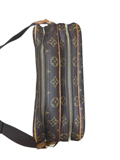 LOUIS VUITTON Monogram Reporter PM Crossbody Bag Brown Gold Hardware LO2360A