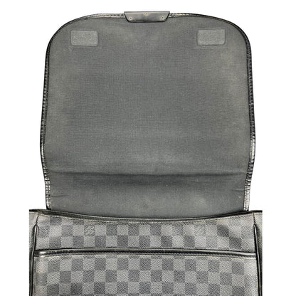 LOUIS VUITTON Damier Graphite Daniel MM Messenger Bag Black Silver Hardware LO2367