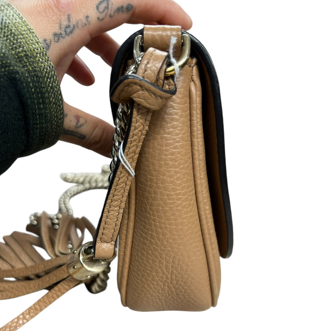 GUCCI Pebbled Leather Soho Chain Shoulder Bag Beige Gold Hardware Gu583