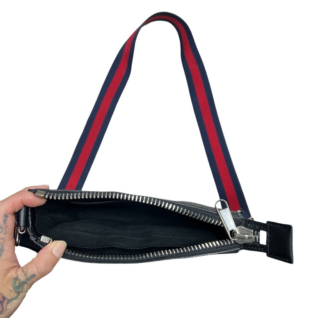 GUCCI GG Supreme Canvas GG Supreme Messenger Bag Shoulder Bag Black, Grey, Red, Blue Silver Hardware GU617