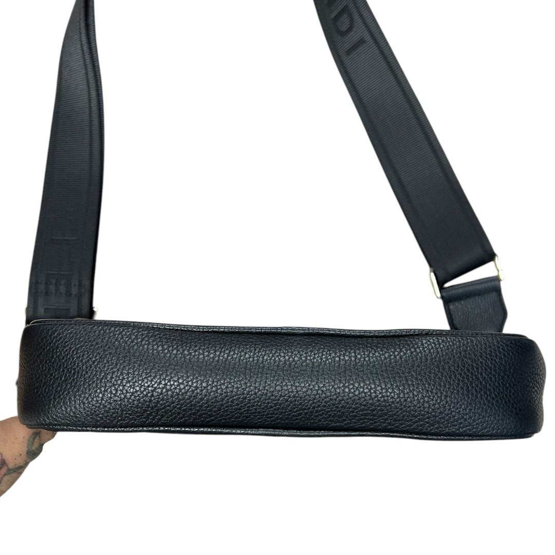 FENDI Leather Fendi Roma Camera Bag Crossbody Bag Black Silver Hardware FE382