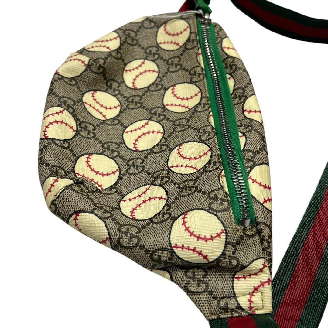 GUCCI GG Supreme Canvas GG Supreme Baseball Print Belt Bag Fanny Pack / Belt Bag Beige, Brown, Cream, Green, Red Silver-tone Hardware GU624