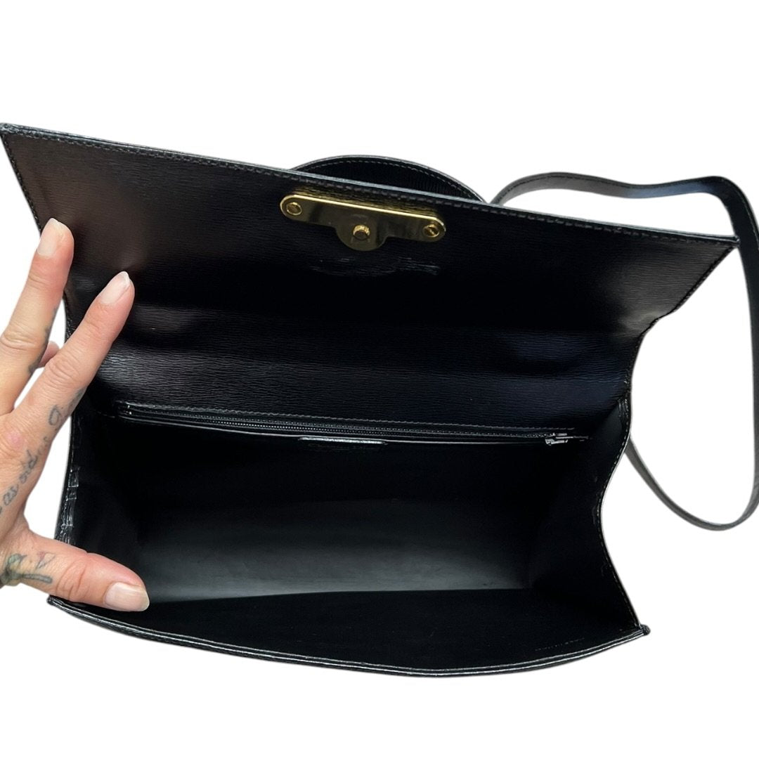 UNKNOWN Textured Leather UNKNOWN Handbag Black Gold Hardware Ch2156