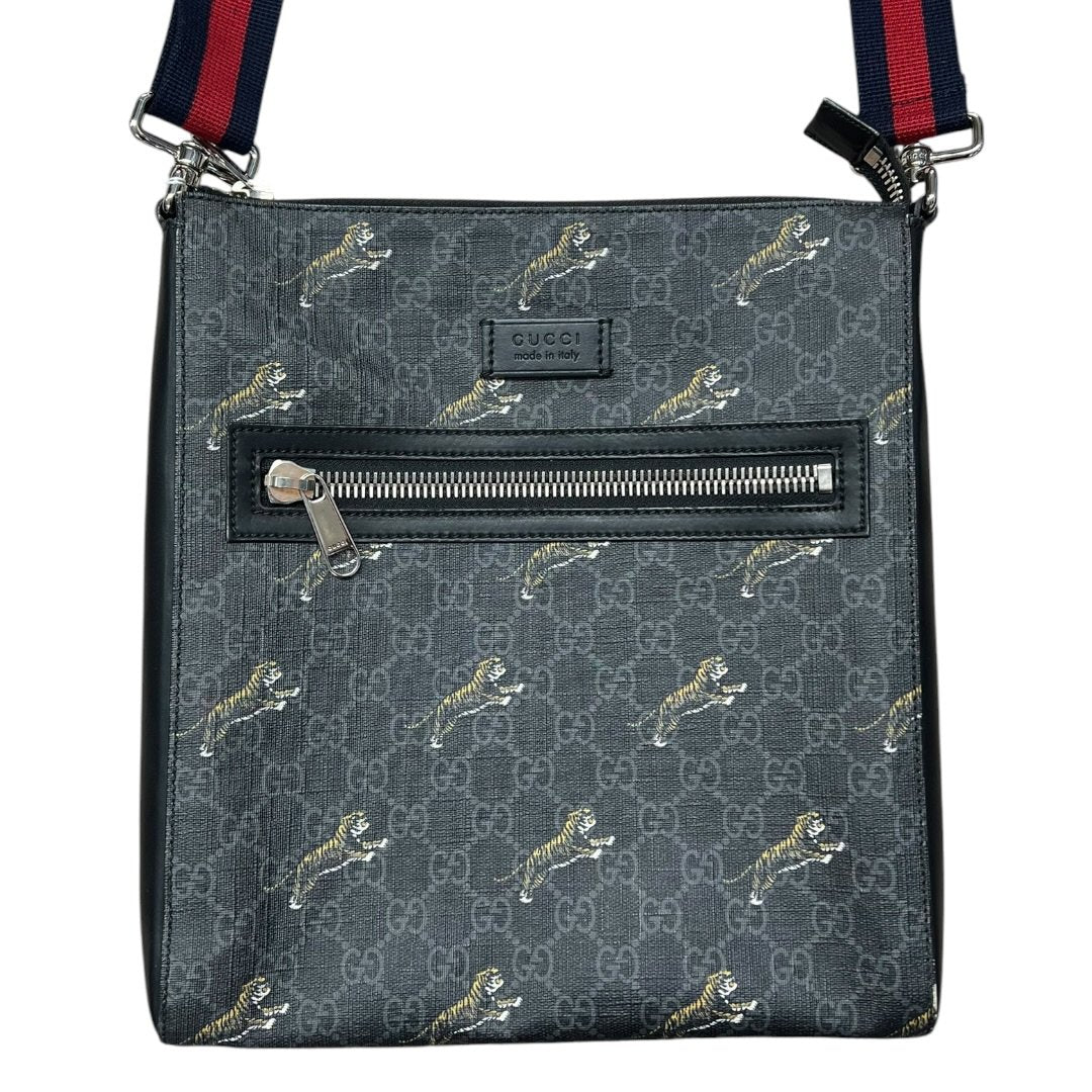 GUCCI GG Supreme Tiger Print GG Supreme Messenger Bag Messenger Bag Grey, Black, Multi-color Silver Hardware GU625