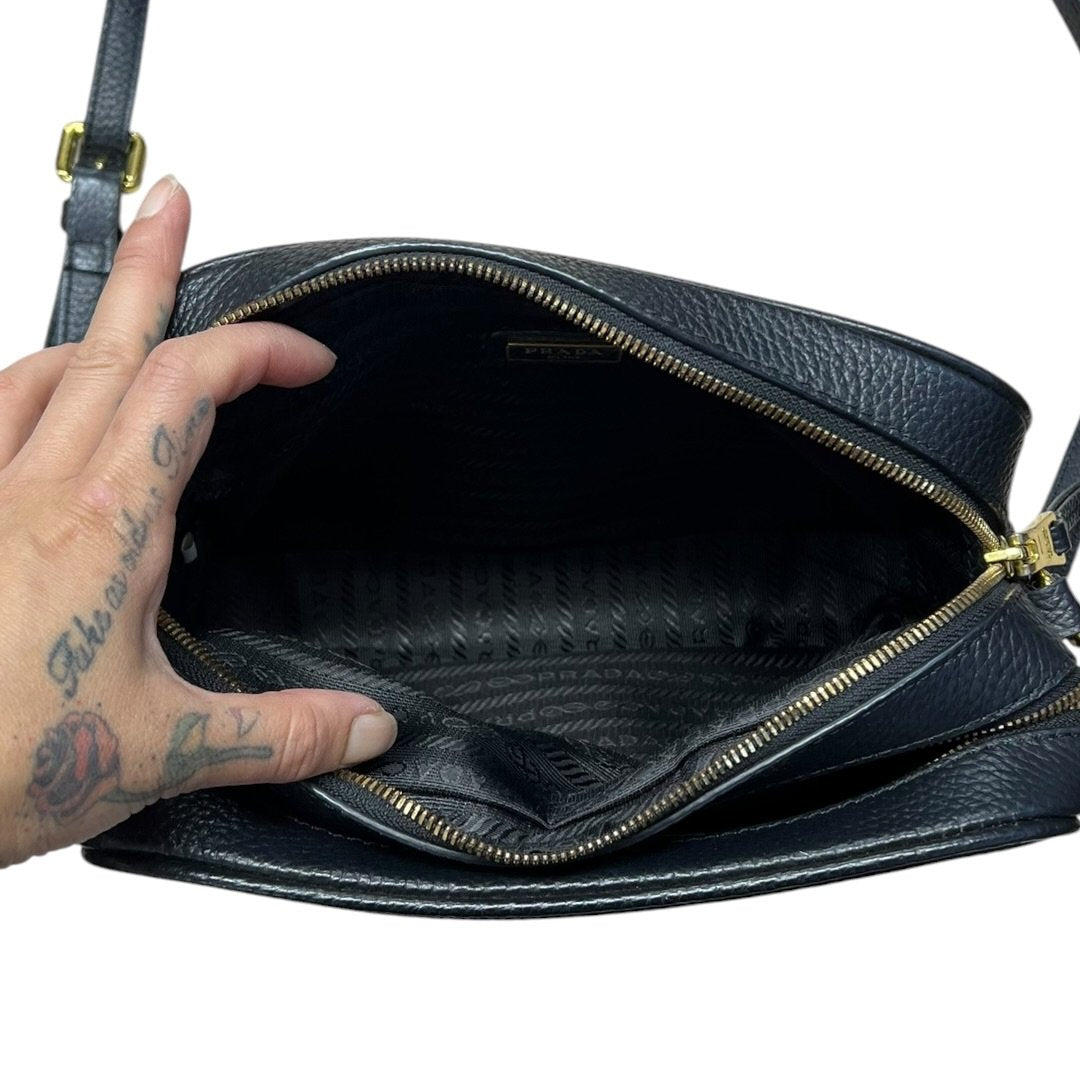 PRADA Vitello Daino Double Zip Crossbody Bag Crossbody Bag Black Gold Hardware PR204