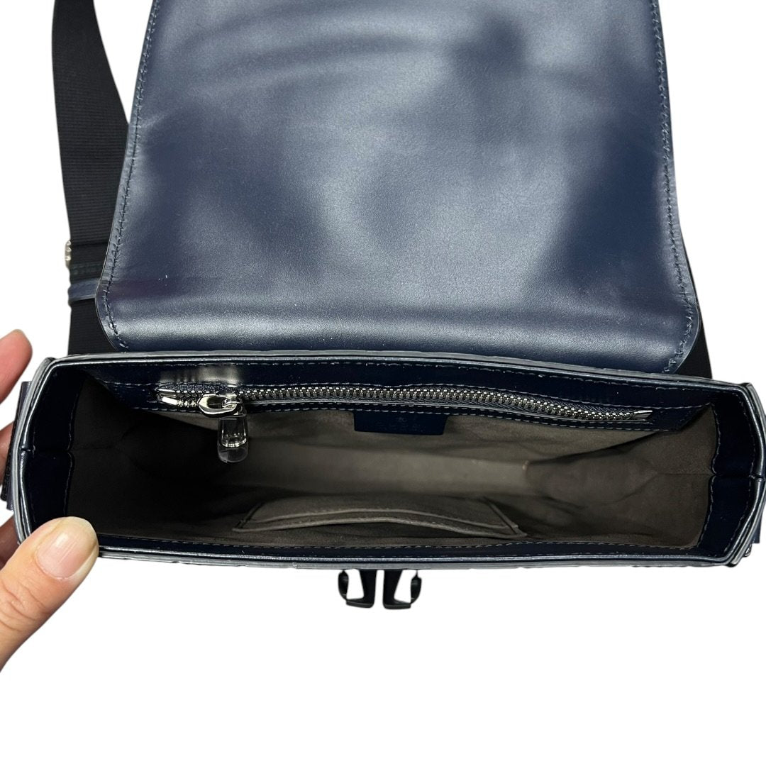 GUCCI GG Embossed Leather GG Embossed Messenger Bag Navy Blue Silver Hardware Gu651