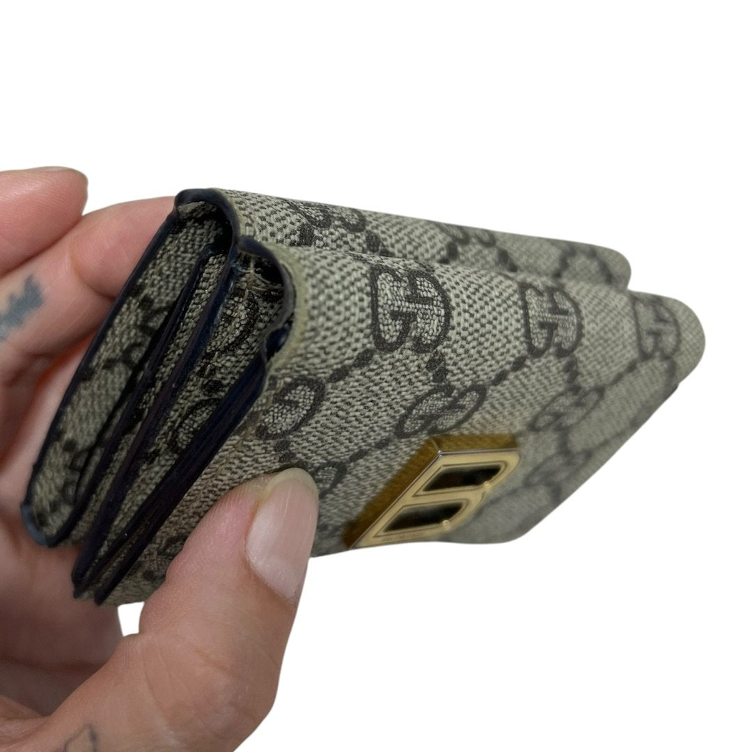 GUCCI GG Supreme Canvas The Hacker Project Tri-Fold Wallet Wallet Beige and Ebony with Black Trim Gold Hardware GU680