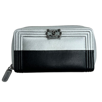 CHANEL Calfskin Boy Chanel Wallet Wallet Silver and Black Silver Hardware CH2196