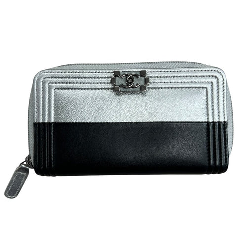 CHANEL Calfskin Boy Chanel Wallet Wallet Silver and Black Silver Hardware CH2196