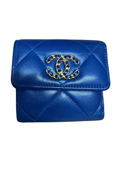 CHANEL Lambskin Chanel 19 Small Trifold Wallet Blue Gold Hardware CH2204