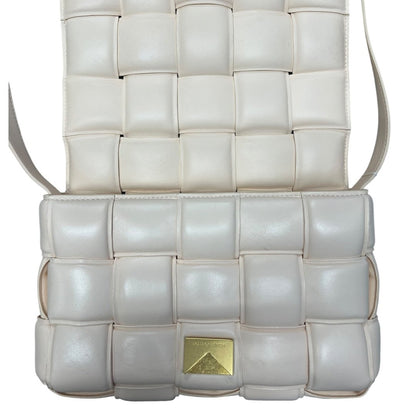 BOTTEGA VENETA Nappa Leather Padded Cassette Bag Shoulder Bag Chalk Gold Hardware BO31