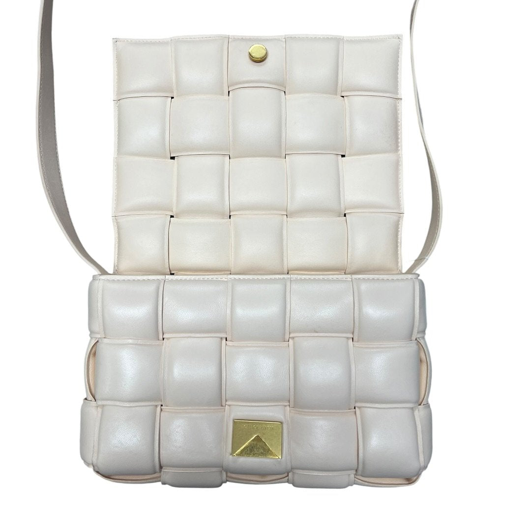 BOTTEGA VENETA Nappa Leather Padded Cassette Bag Shoulder Bag Chalk Gold Hardware BO31