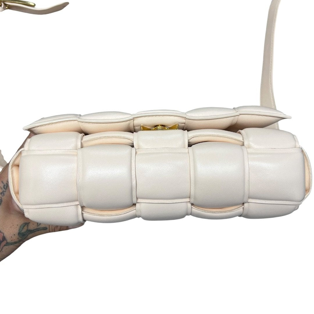 BOTTEGA VENETA Nappa Leather Padded Cassette Bag Shoulder Bag Chalk Gold Hardware BO31