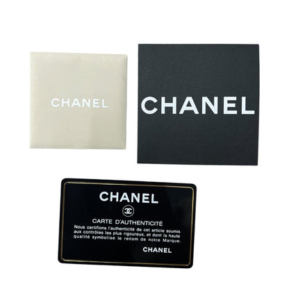 CHANEL Grained Calfskin Classic Flap Shoulder Bag White Gunmetal Hardware CH2217