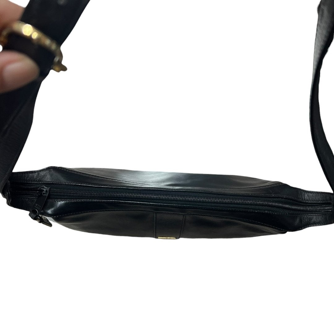 GIVENCHY Leather Shoulder Bag Black Gold Hardware GI40