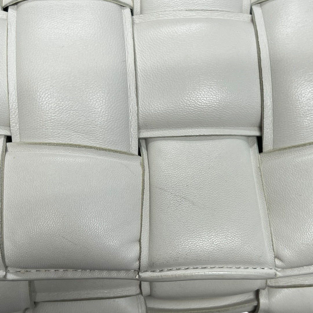 BOTTEGA VENETA Maxi Intrecciato Padded Cassette Shoulder Bag White Gold Hardware BO33