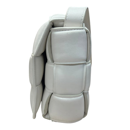 BOTTEGA VENETA Maxi Intrecciato Padded Cassette Shoulder Bag White Gold Hardware BO33
