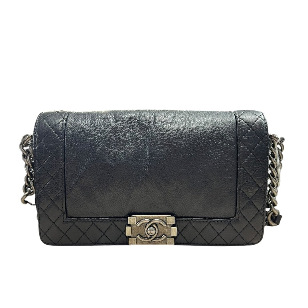 CHANEL Aged Calfskin Boy Bag Shoulder Bag Black Aged Silver Hardware CH2238