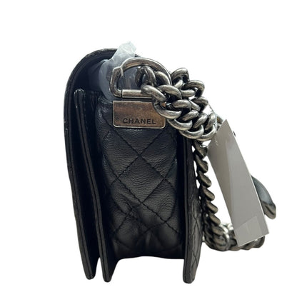 CHANEL Aged Calfskin Boy Bag Shoulder Bag Black Aged Silver Hardware CH2238