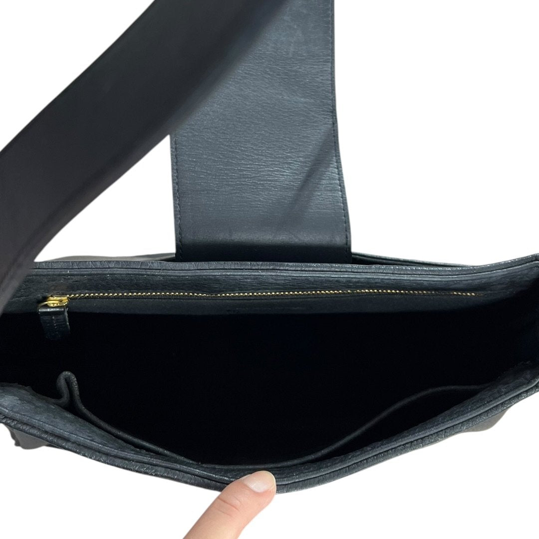 CHLOÉ Grained Leather Shoulder Bag Black Gold Hardware ch2229