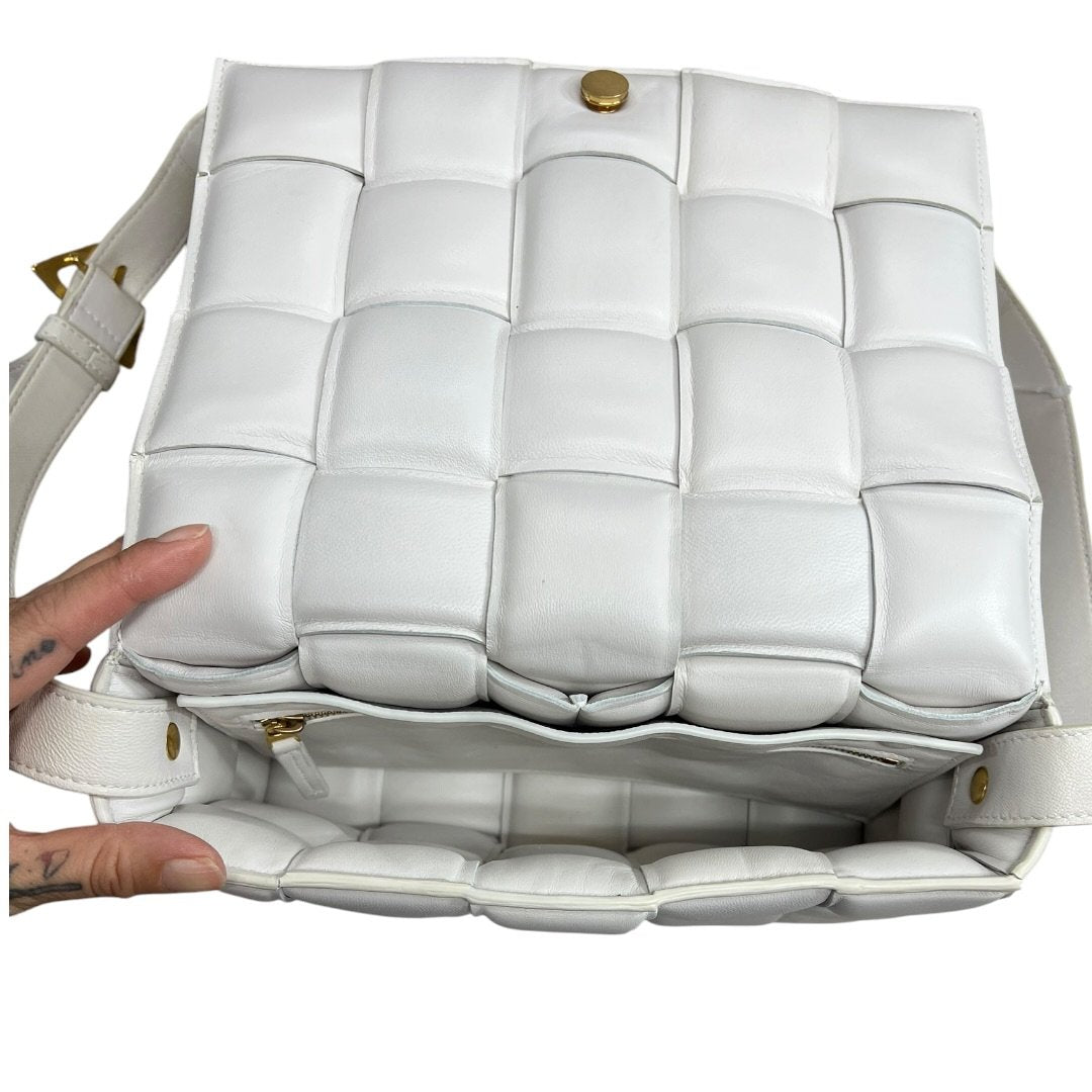 LOUIS VUITTON Leather Padded Crossbody Bag Shoulder Bag White Gold Hardware Bo34