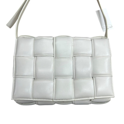 LOUIS VUITTON Leather Padded Crossbody Bag Shoulder Bag White Gold Hardware Bo34