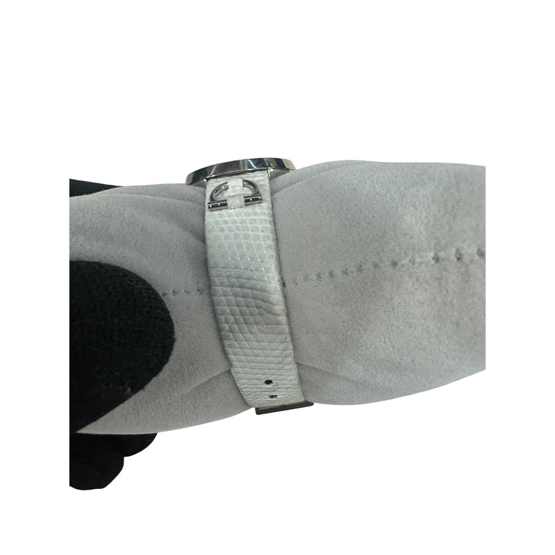 GUCCI Leather U-Play Watch White Silver Hardware NJ105