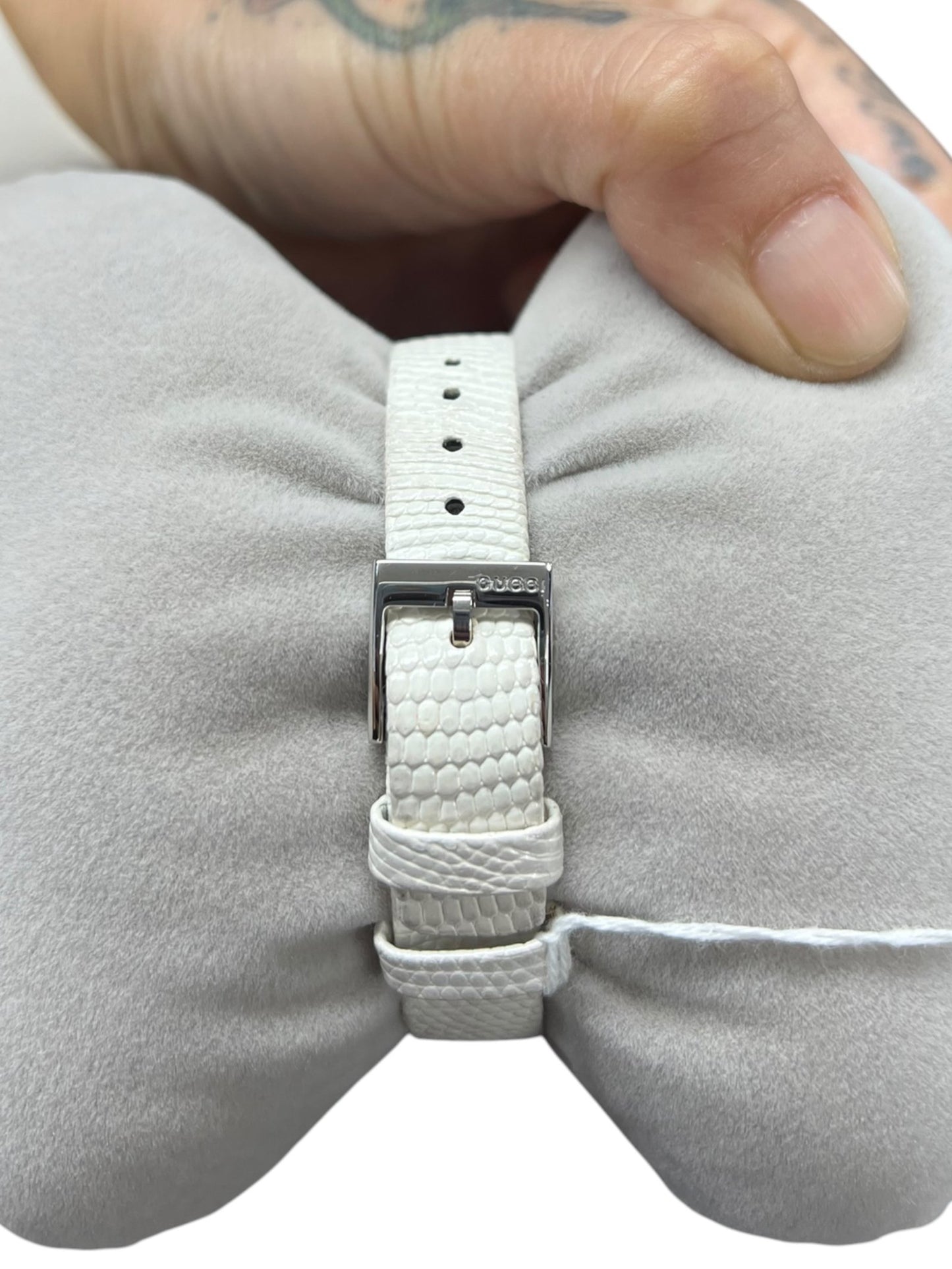 GUCCI Leather, Stainless Steel G-Frame Watch White, Silver Silver Hardware NJ105