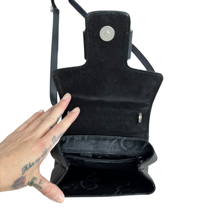 SALVATORE FERRAGAMO Leather Gancini Flap Shoulder Bag Shoulder Bag Black Silver Hardware TK57