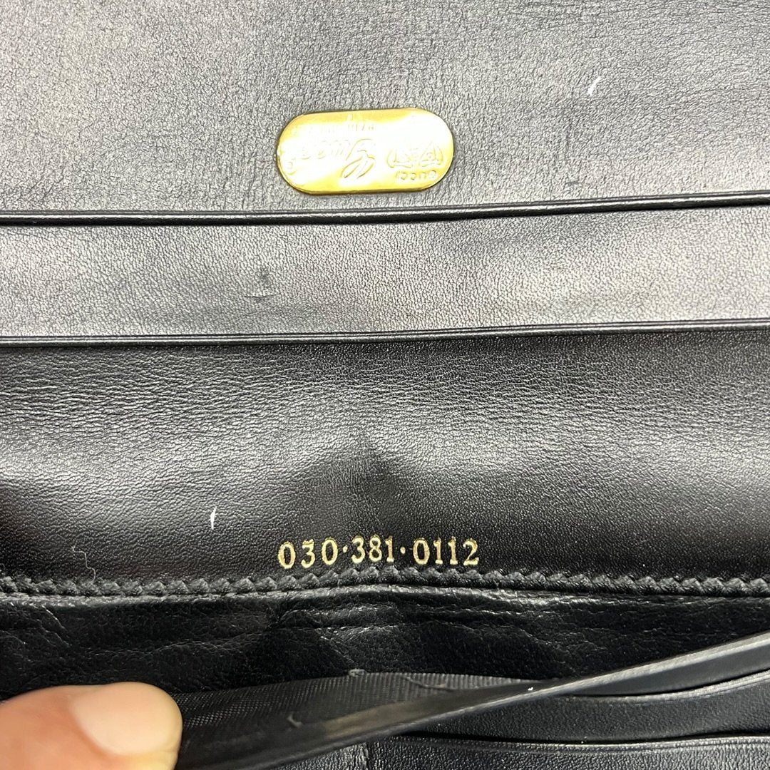 GUCCI Grained Leather Wallet Black Gold Hardware NJ166
