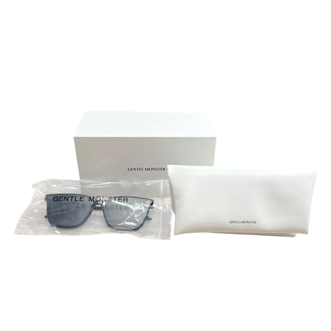 GENTLE MONSTER Acetate La Sola Sunglasses Black Silver Hardware JU220