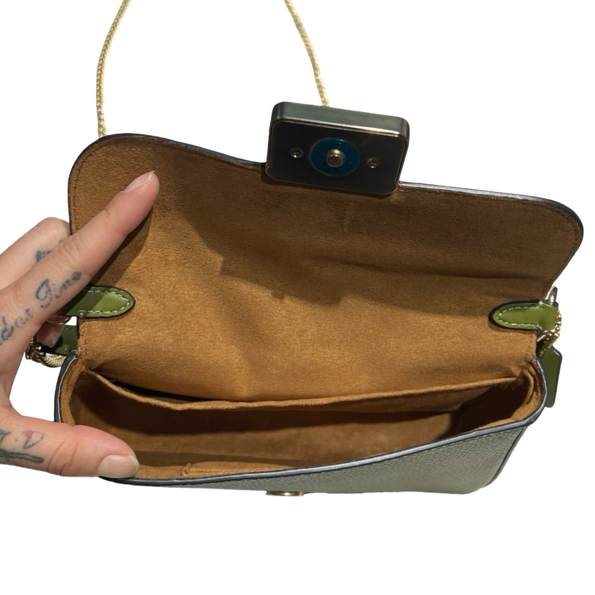 COACH Pebble Grain Cassie Crossbody 19 Shoulder Bag Green Gold Hardware Co82
