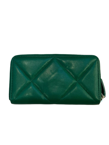 CHANEL Lambskin Chanel 19 Long Zipped Wallet Wallet Green Gold Hardware Ch2298