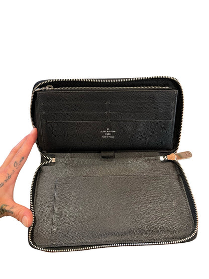 NJ Epi Zippy Wallet Wallet Black Silver Hardware Nj187