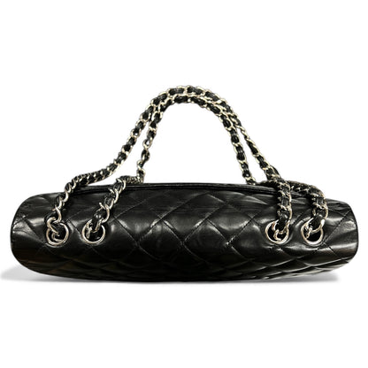 CHANEL Matelasse Classic Chain Shoulder Bag CH2028