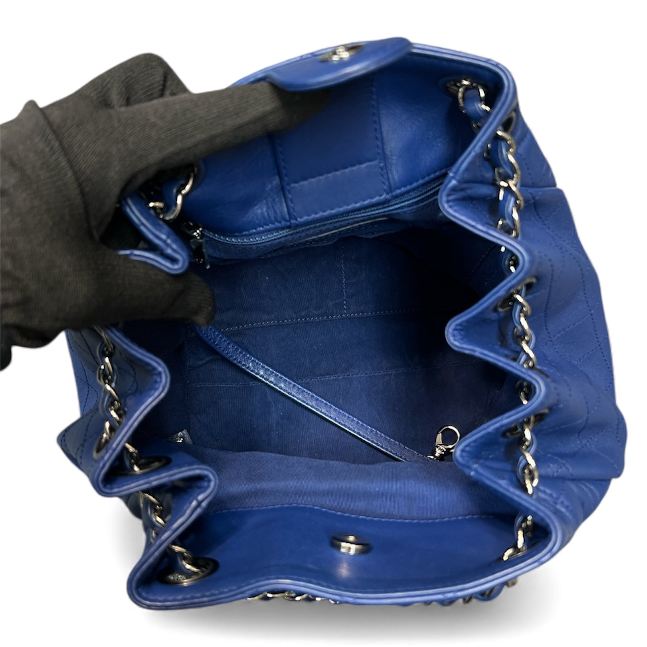 CHANEL Matelasse Shoulder Bag CH1987