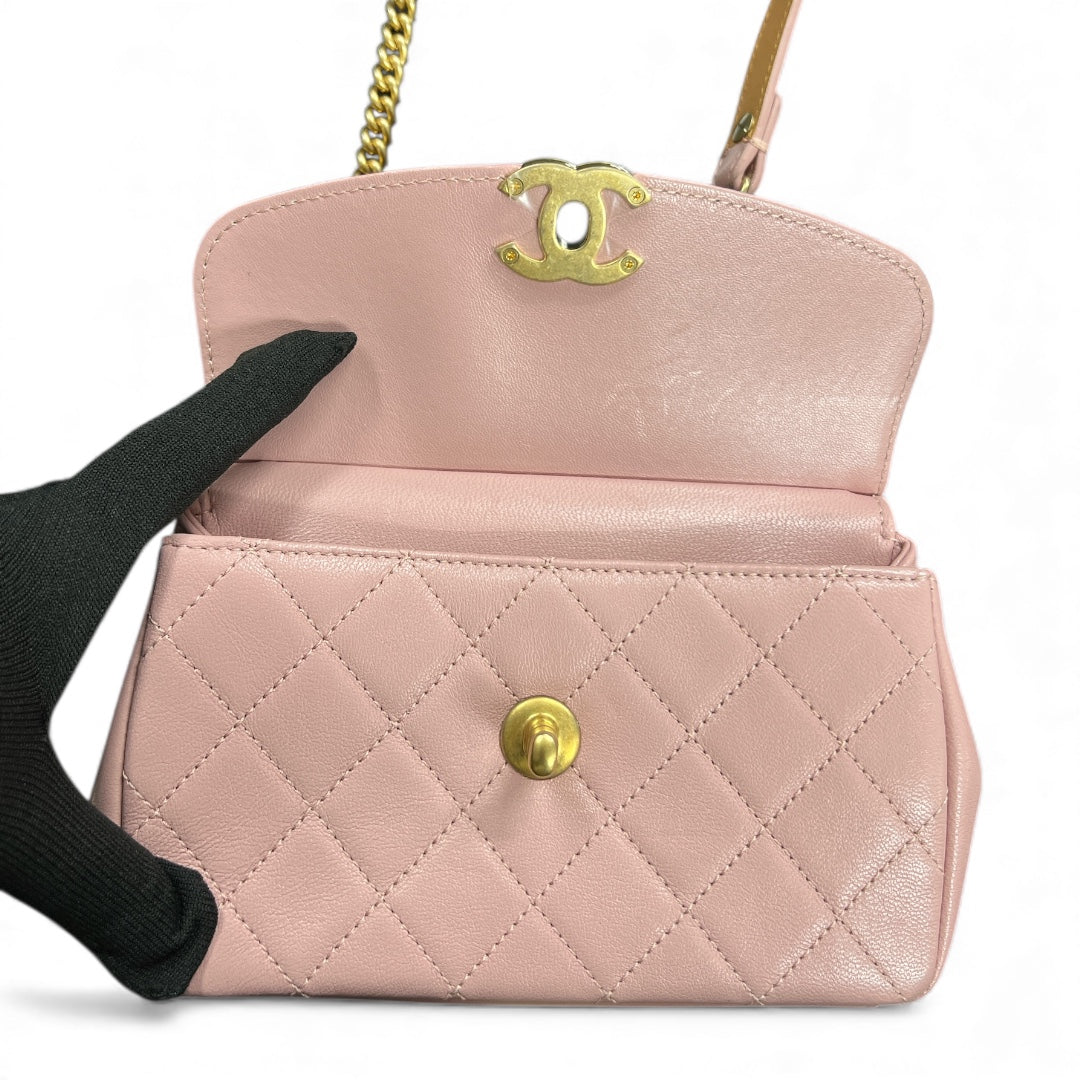 CHANEL Mini Matelassé Chain Shoulder Bag CH1986