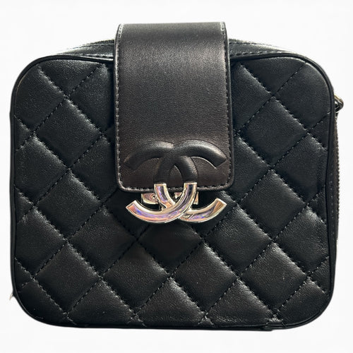 CHANEL Matelassé Chain Shoulder Bag CH1985