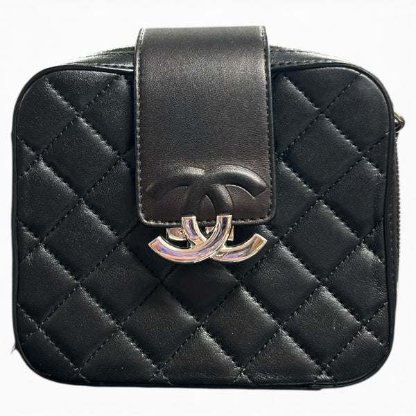 CHANEL Matelassé Chain Shoulder Bag CH1985