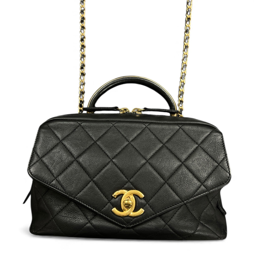 CHANEL Matelassé Black Shoulder Bag CH1976