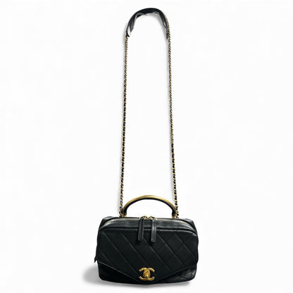 CHANEL Matelassé Black Shoulder Bag CH1976
