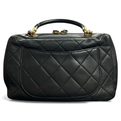 CHANEL Matelassé Black Shoulder Bag CH1976