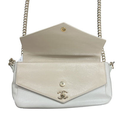 CHANEL White Leather 2-Way Shoulder Bag CH1957